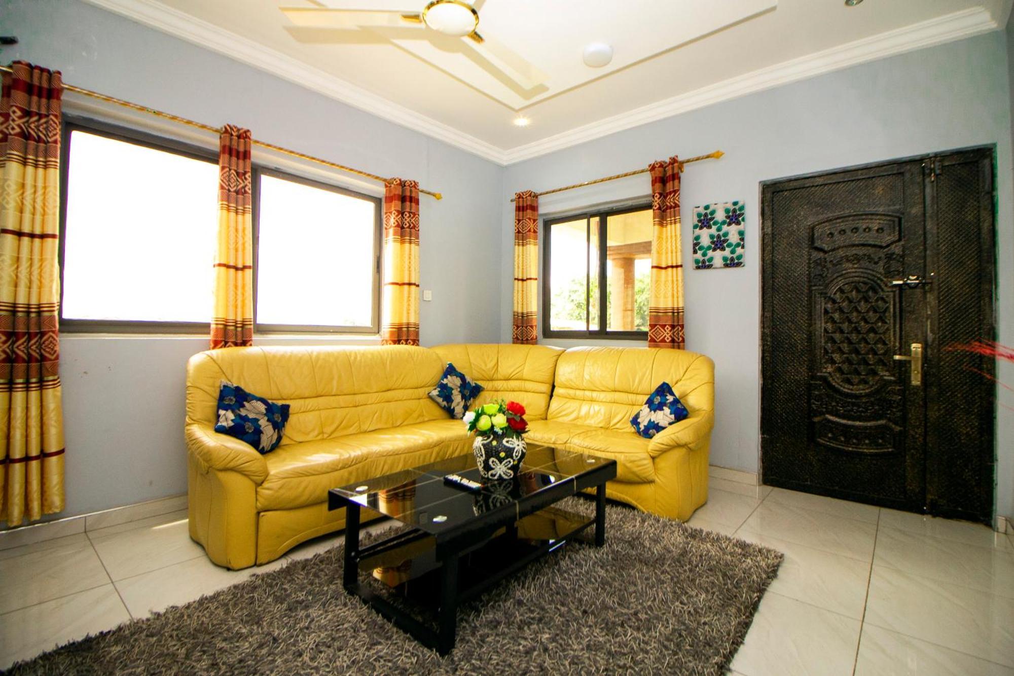 Indigo Cottage And Apartment 库马西 外观 照片